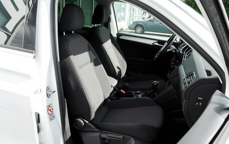 Volkswagen Tiguan II, 2020 год, 2 350 000 рублей, 10 фотография