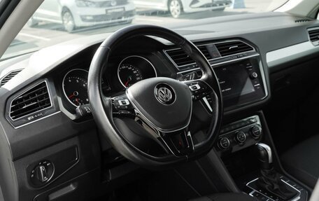 Volkswagen Tiguan II, 2020 год, 2 350 000 рублей, 24 фотография