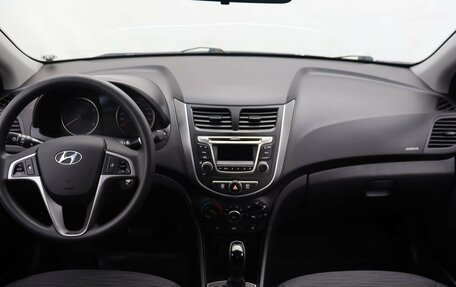 Hyundai Solaris II рестайлинг, 2016 год, 1 240 000 рублей, 12 фотография