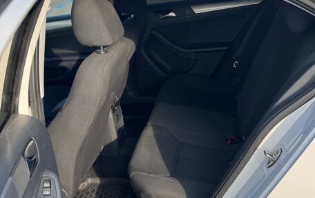 Volkswagen Jetta VI, 2015 год, 950 000 рублей, 11 фотография