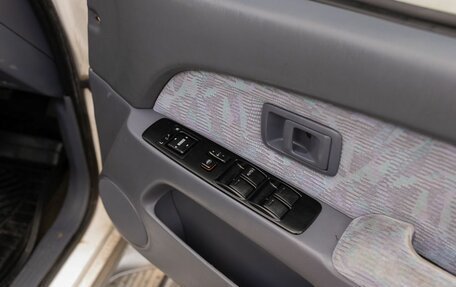Toyota Hilux Surf III рестайлинг, 1998 год, 1 200 000 рублей, 17 фотография