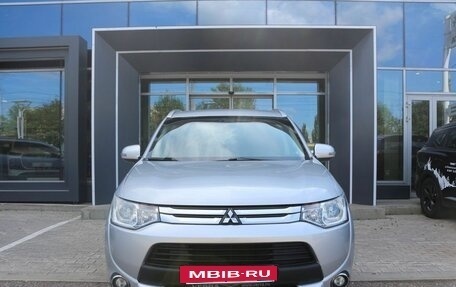 Mitsubishi Outlander III рестайлинг 3, 2014 год, 1 500 000 рублей, 2 фотография