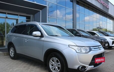 Mitsubishi Outlander III рестайлинг 3, 2014 год, 1 500 000 рублей, 3 фотография