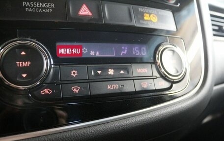 Mitsubishi Outlander III рестайлинг 3, 2014 год, 1 500 000 рублей, 11 фотография