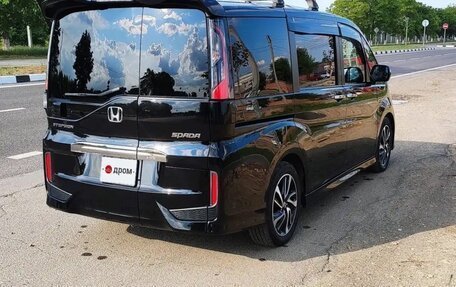 Honda Stepwgn IV, 2016 год, 1 800 000 рублей, 2 фотография
