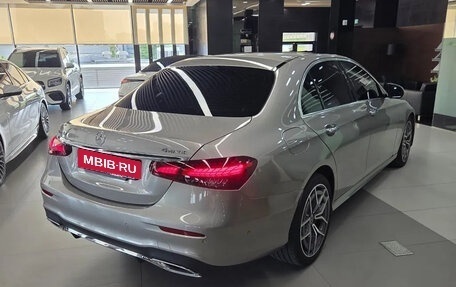 Mercedes-Benz E-Класс, 2022 год, 4 450 000 рублей, 4 фотография