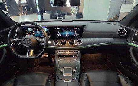 Mercedes-Benz E-Класс, 2022 год, 4 450 000 рублей, 10 фотография
