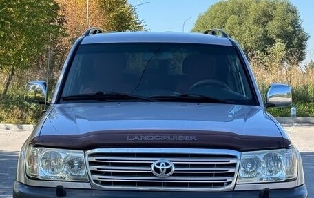 Toyota Land Cruiser 100 рестайлинг 2, 2004 год, 2 800 000 рублей, 1 фотография