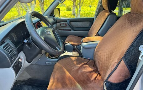 Toyota Land Cruiser 100 рестайлинг 2, 2004 год, 2 800 000 рублей, 11 фотография