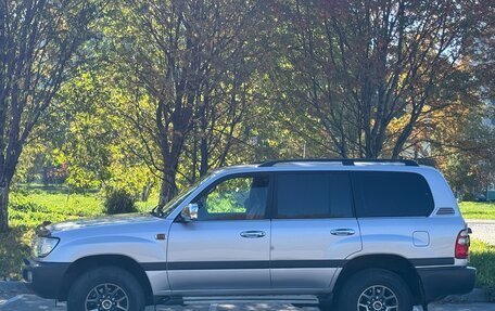 Toyota Land Cruiser 100 рестайлинг 2, 2004 год, 2 800 000 рублей, 5 фотография