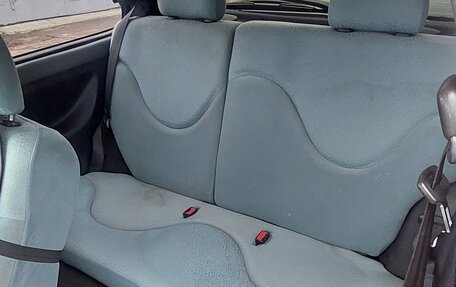 Nissan Micra II, 2001 год, 300 000 рублей, 8 фотография