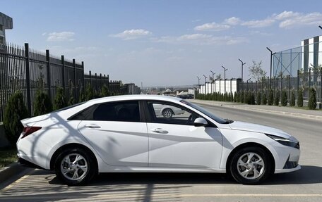 Hyundai Avante, 2022 год, 1 650 000 рублей, 6 фотография