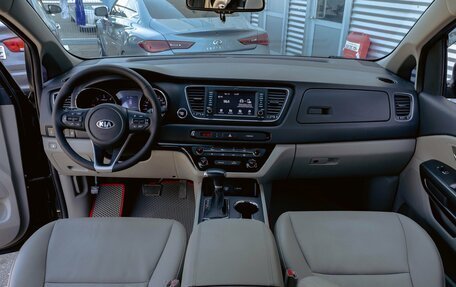 KIA Carnival III, 2019 год, 2 895 000 рублей, 18 фотография