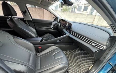 Hyundai Elantra, 2023 год, 1 490 000 рублей, 17 фотография