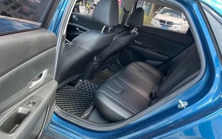 Hyundai Elantra, 2023 год, 1 490 000 рублей, 16 фотография