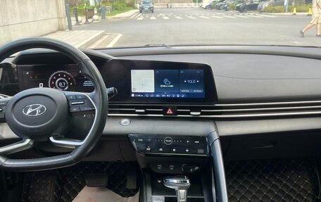Hyundai Elantra, 2023 год, 1 490 000 рублей, 14 фотография