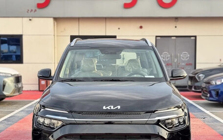 KIA Carens, 2025 год, 2 700 200 рублей, 2 фотография