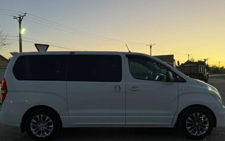 Hyundai H-1 II рестайлинг, 2014 год, 2 100 000 рублей, 6 фотография