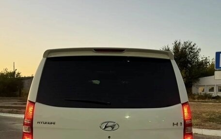 Hyundai H-1 II рестайлинг, 2014 год, 2 100 000 рублей, 3 фотография