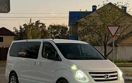 Hyundai H-1 II рестайлинг, 2014 год, 2 100 000 рублей, 2 фотография