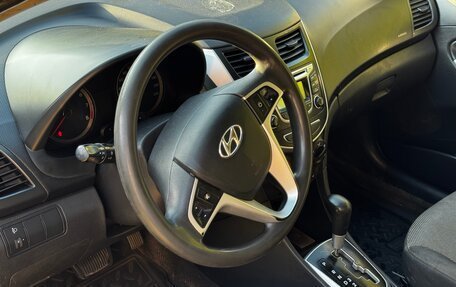 Hyundai Solaris II рестайлинг, 2011 год, 530 000 рублей, 9 фотография