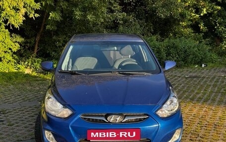 Hyundai Solaris II рестайлинг, 2011 год, 530 000 рублей, 2 фотография