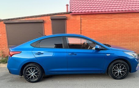 Hyundai Solaris II рестайлинг, 2018 год, 1 250 000 рублей, 3 фотография