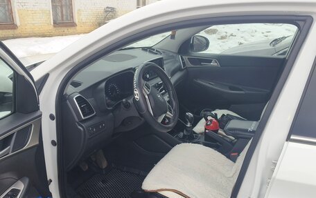 Hyundai Tucson III, 2019 год, 2 300 000 рублей, 2 фотография