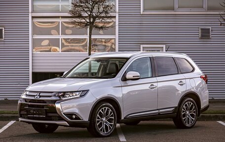 Mitsubishi Outlander III рестайлинг 3, 2018 год, 1 585 000 рублей, 1 фотография