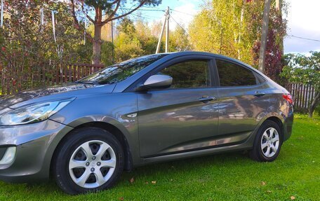 Hyundai Solaris II рестайлинг, 2012 год, 926 000 рублей, 1 фотография