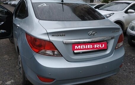 Hyundai Solaris II рестайлинг, 2011 год, 650 000 рублей, 4 фотография