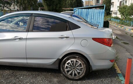 Hyundai Solaris II рестайлинг, 2011 год, 650 000 рублей, 13 фотография
