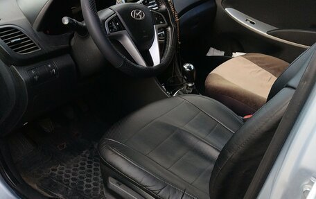 Hyundai Solaris II рестайлинг, 2011 год, 650 000 рублей, 15 фотография