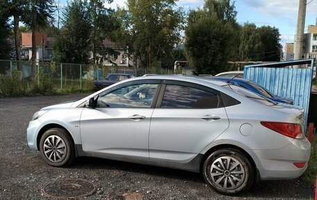 Hyundai Solaris II рестайлинг, 2011 год, 650 000 рублей, 12 фотография