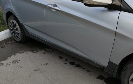 Hyundai Solaris II рестайлинг, 2011 год, 650 000 рублей, 18 фотография