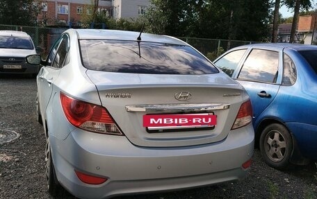Hyundai Solaris II рестайлинг, 2011 год, 650 000 рублей, 16 фотография