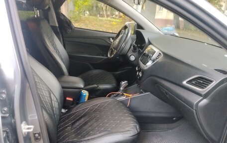 Hyundai Solaris II рестайлинг, 2018 год, 800 000 рублей, 9 фотография