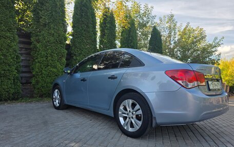 Chevrolet Cruze II, 2011 год, 700 000 рублей, 3 фотография