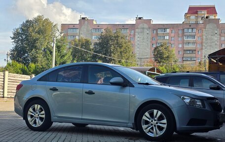 Chevrolet Cruze II, 2011 год, 700 000 рублей, 2 фотография