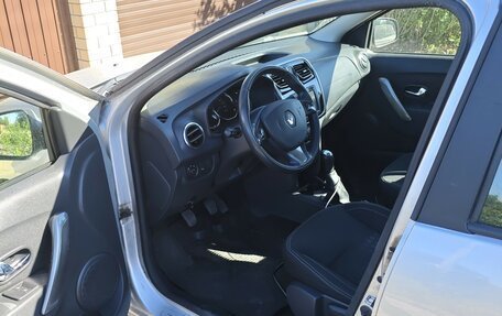 Renault Logan II, 2014 год, 715 000 рублей, 5 фотография