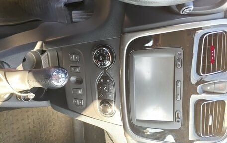 Renault Logan II, 2014 год, 715 000 рублей, 7 фотография