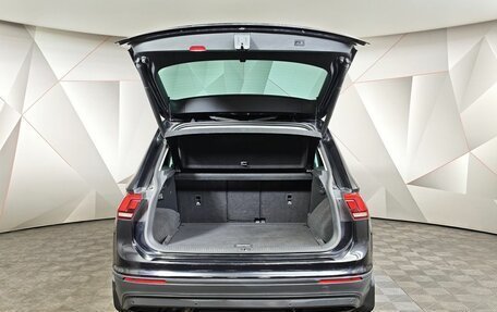 Volkswagen Tiguan II, 2018 год, 2 143 000 рублей, 11 фотография