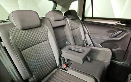 Volkswagen Tiguan II, 2018 год, 2 143 000 рублей, 16 фотография