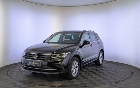 Volkswagen Tiguan II, 2021 год, 3 750 000 рублей, 1 фотография