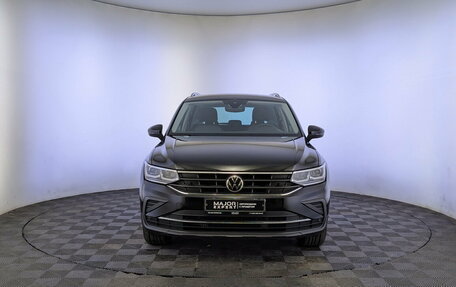 Volkswagen Tiguan II, 2021 год, 3 750 000 рублей, 2 фотография