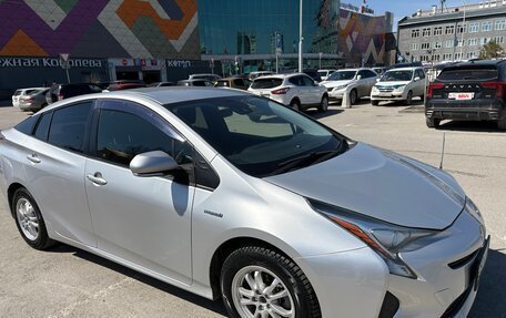 Toyota Prius IV XW50, 2018 год, 1 380 000 рублей, 2 фотография