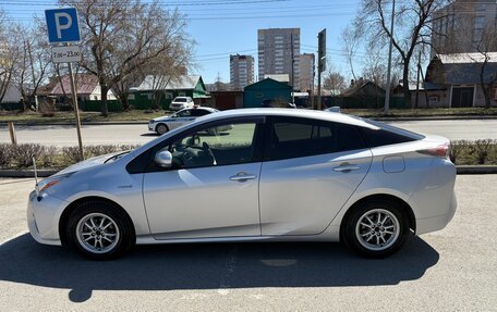 Toyota Prius IV XW50, 2018 год, 1 380 000 рублей, 5 фотография