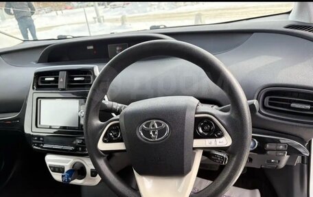 Toyota Prius IV XW50, 2018 год, 1 380 000 рублей, 11 фотография
