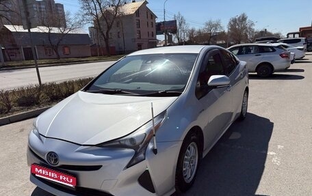 Toyota Prius IV XW50, 2018 год, 1 380 000 рублей, 4 фотография