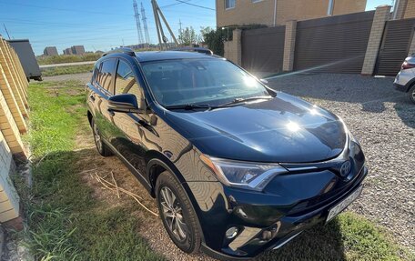 Toyota RAV4, 2017 год, 2 150 000 рублей, 4 фотография